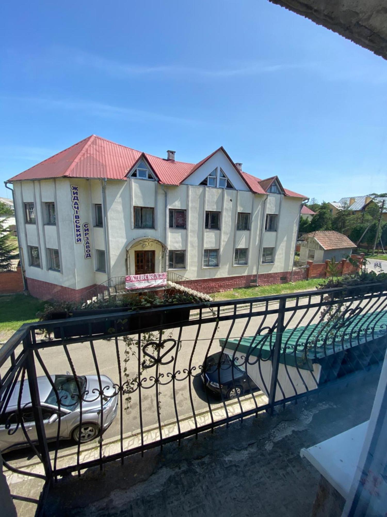 Удеч Hotel Zhidachov Exterior foto