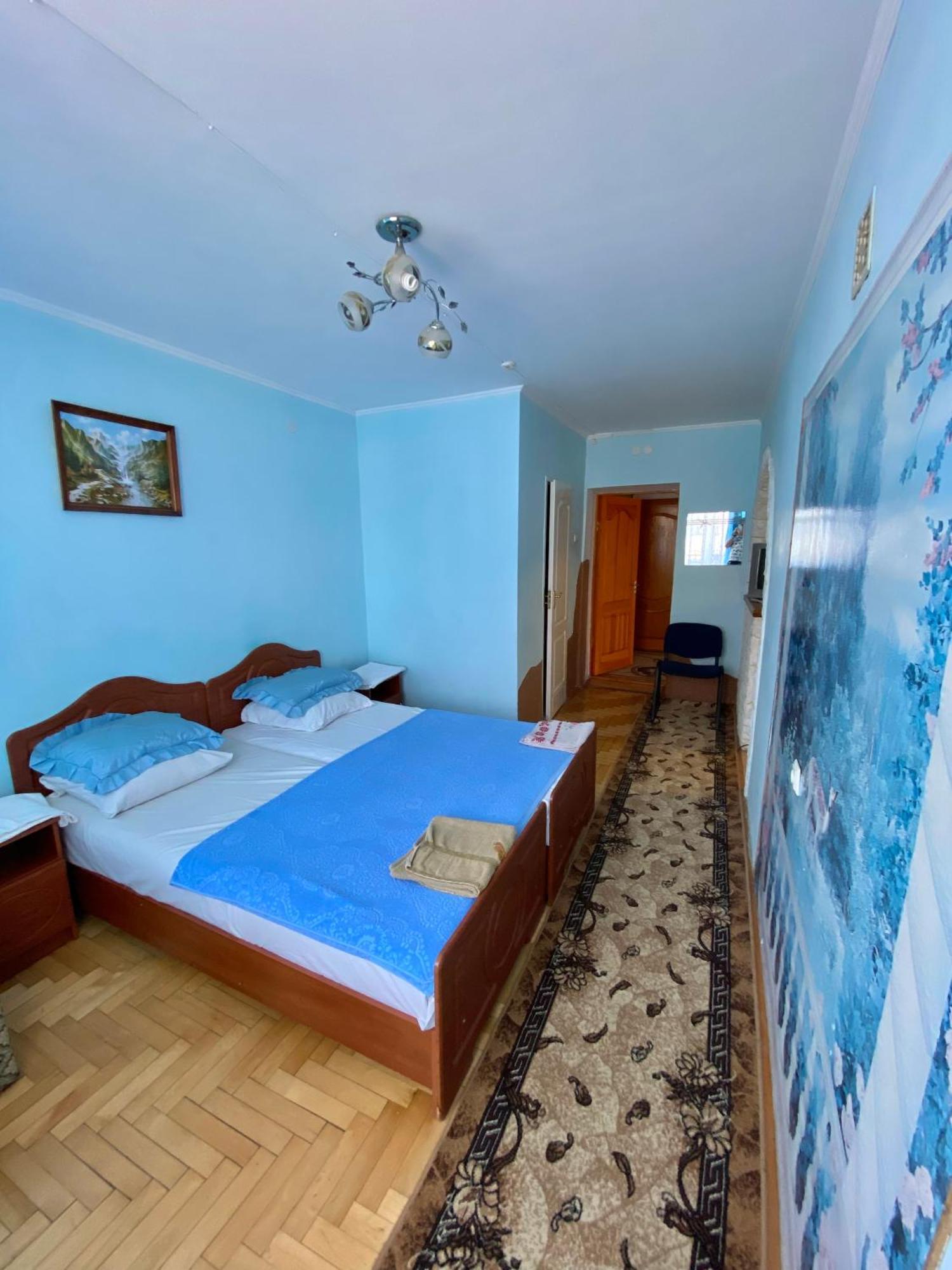 Удеч Hotel Zhidachov Exterior foto