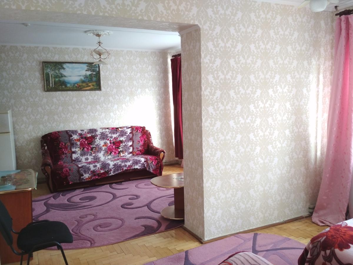 Удеч Hotel Zhidachov Exterior foto