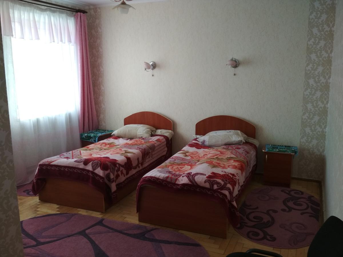 Удеч Hotel Zhidachov Exterior foto